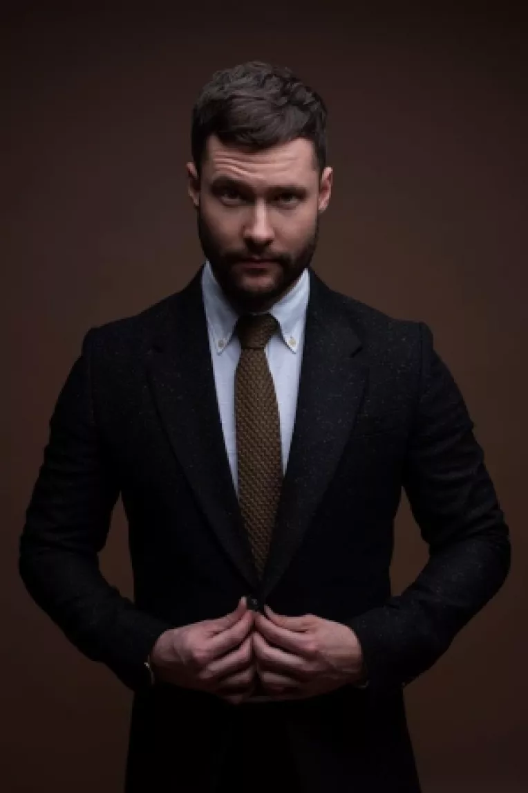 Calum Scott cucereste Romania cu single-ul You Are The Reason
