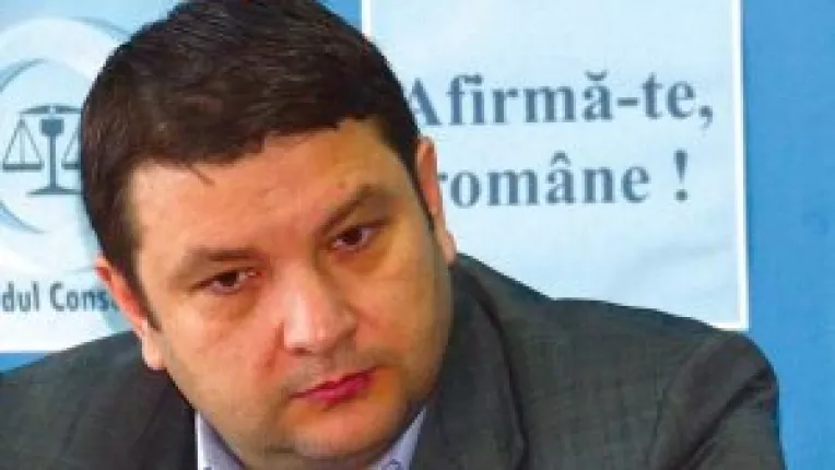 Conservatorii cer promulgarea imediata a legii privind situatia chiriasilor