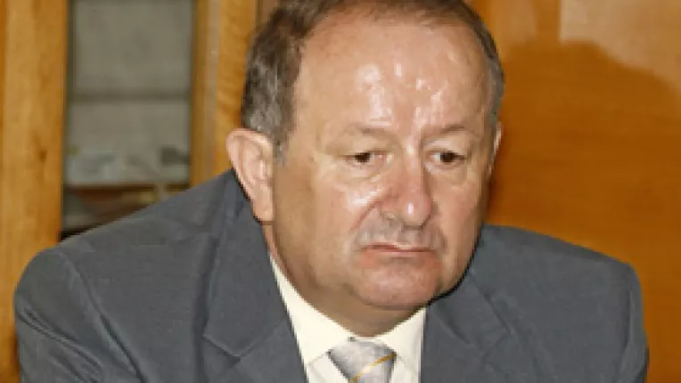 Contre intre Ilie Morega si Emanoil Negut in privinta candidaturilor lor din partea PNL Gorj