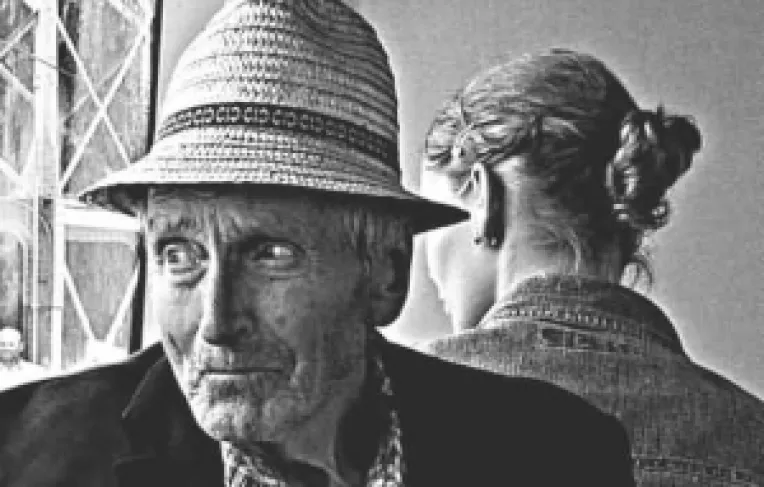 Gheorghe Piperea le deschide ochii asa-zisilor tineri frumosi si liberi care se revolta pe Facebook ca si batranii ies in strada