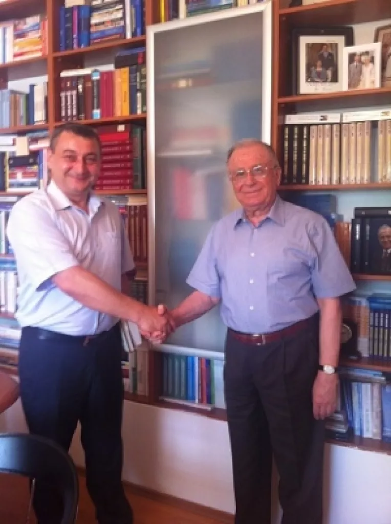 Ion Iliescu saluta aparitia la Chisinau a unui partid care reprezinta stanga nationala, patriotica si proeuropeana