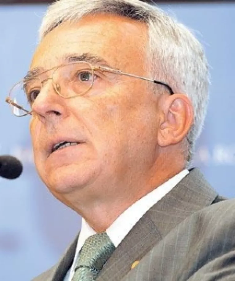 Isarescu nu exclude majorarea dobanzii cheie peste 10%