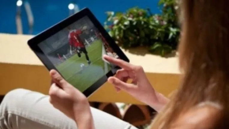 Marea Britanie este lider mondial la utilizarea internetului pe telefoane si tablete