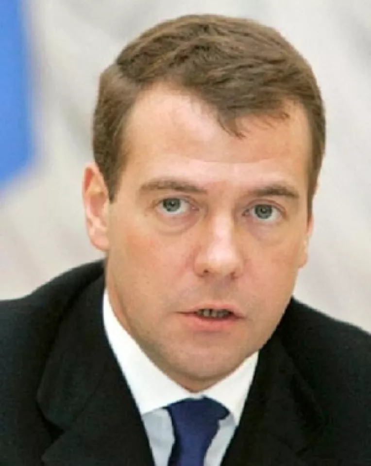 Medvedev, ingrijorat de criza economica