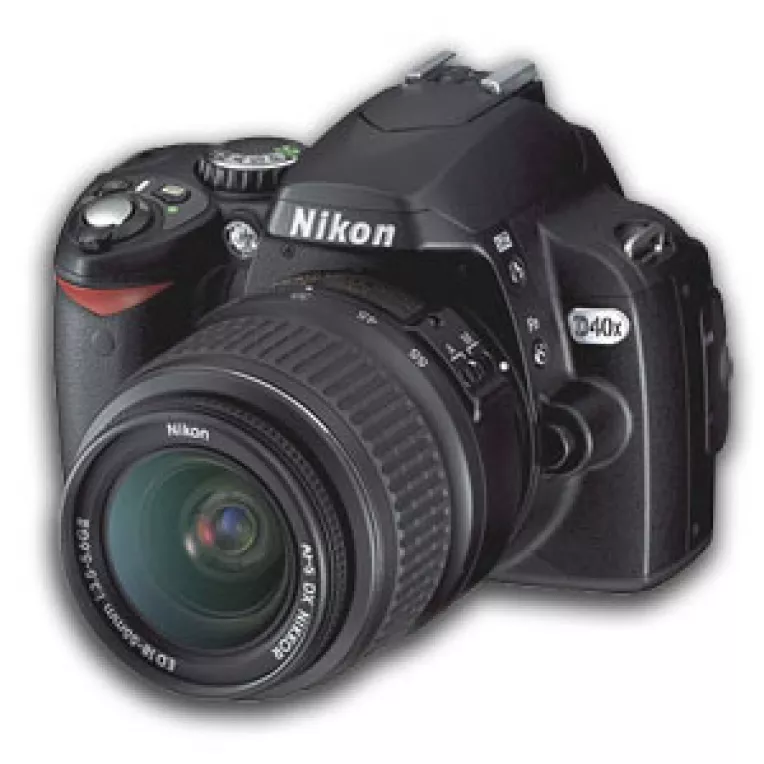 Nikon anunta D40X