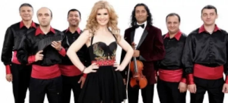 Petrecere traditionala la Palatul Odeon Imperial Glamour cu Diana Matei si Taraful Cleante