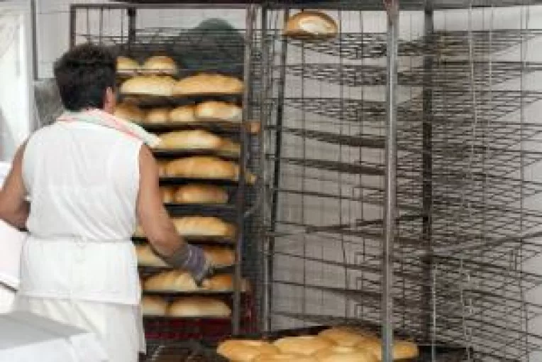 Saracia incurajeaza consumul de paine