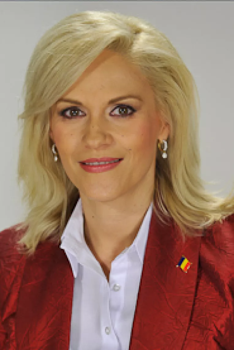 Senatoarea Gabriela Firea raspunde atacurilor presedintelui Basescu:"Eu nu am fost suspendata de alegatorii mei"