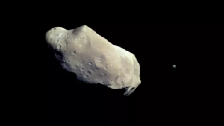 Un asteroid cu diametrul de 2,7 km se indreapta spre Pamant 