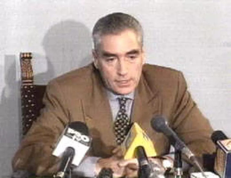 Victimele mineriadelor cer inlaturarea lui Petre Roman din Guvern