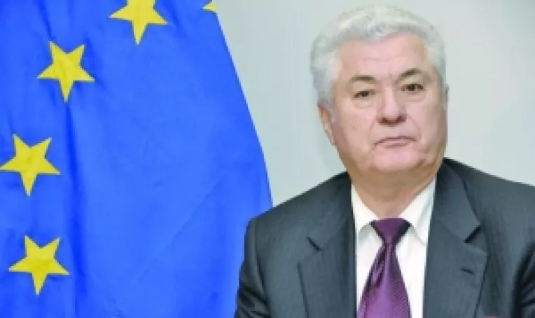 Voronin: "Basescu este un individ iesit de sub control"